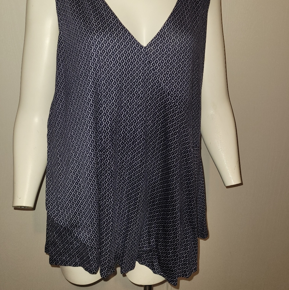Ladies sleeveless top
